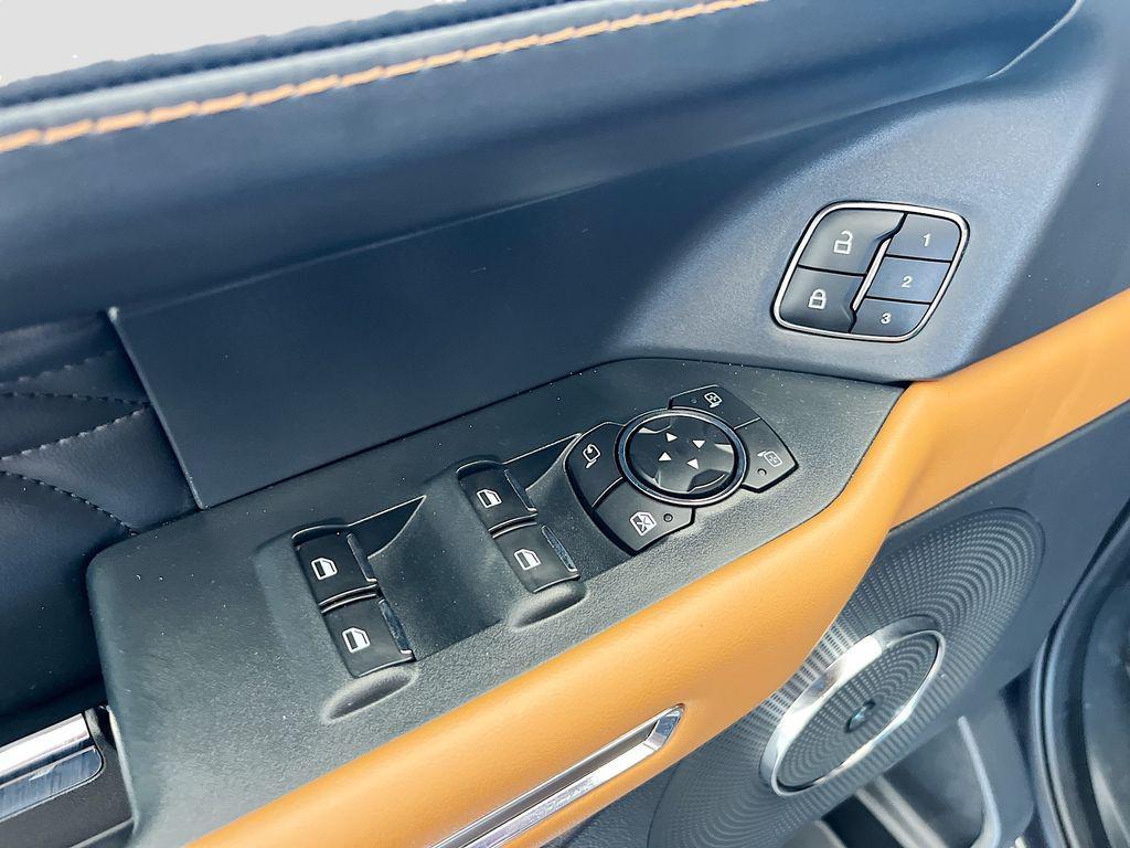 used 2024 Ford Expedition car, priced at $56,200
