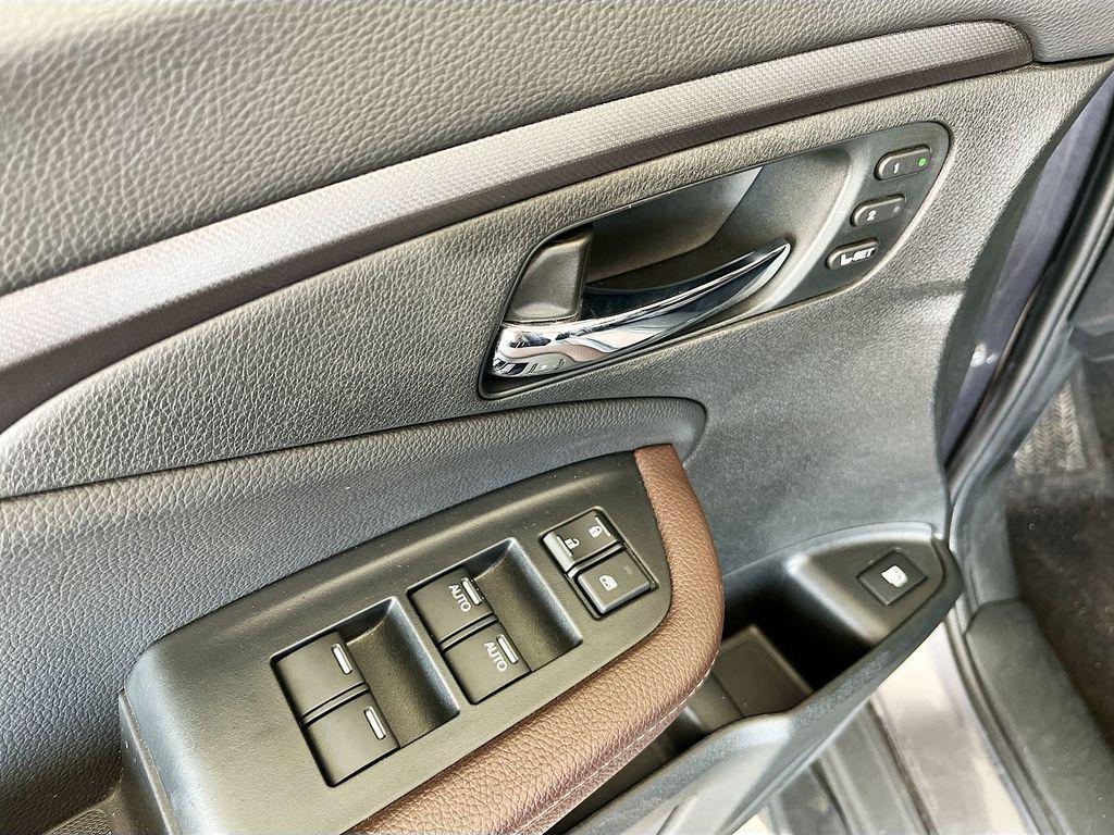 used 2024 Honda Ridgeline car, priced at $28,000