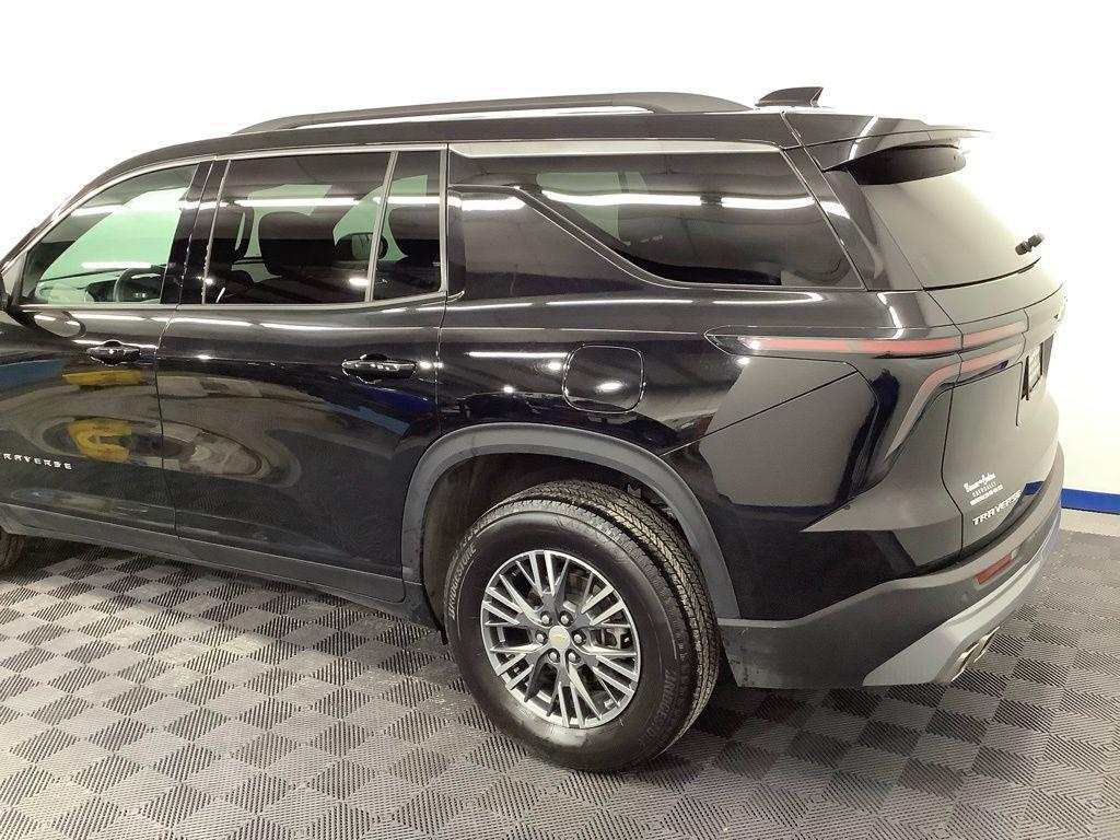 used 2024 Chevrolet Traverse car, priced at $33,980