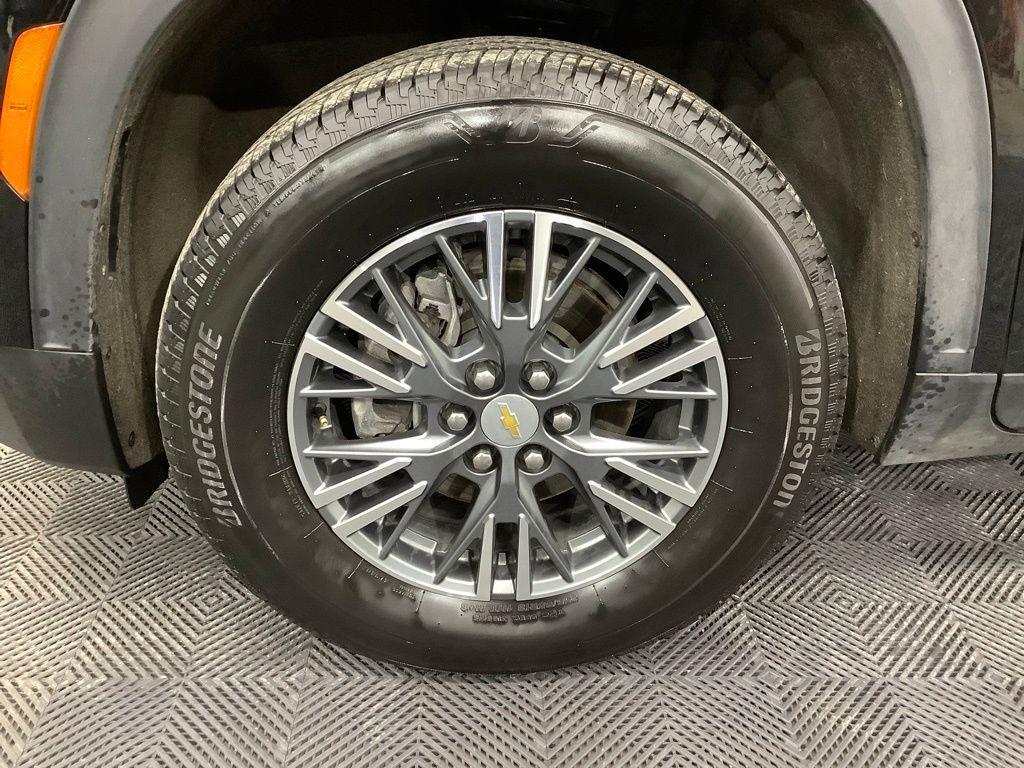 used 2024 Chevrolet Traverse car, priced at $33,980