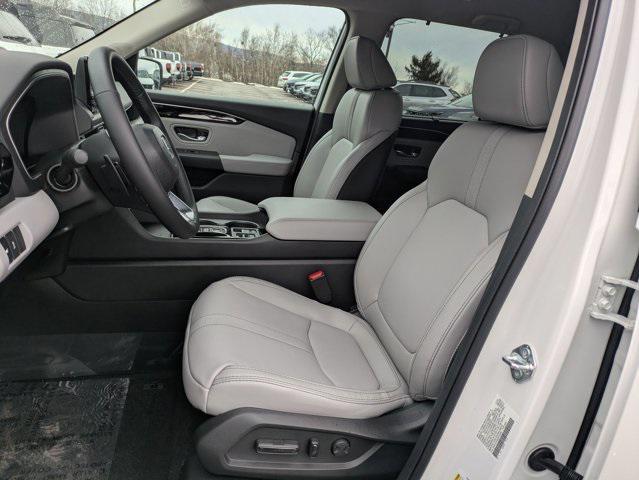new 2025 Honda Pilot car, priced at $47,550