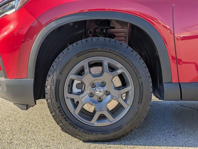 new 2025 Honda Pilot car, priced at $51,350