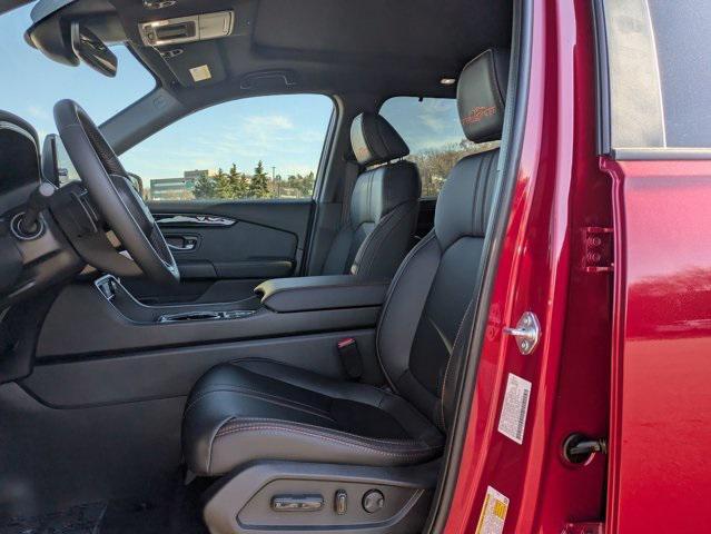 new 2025 Honda Pilot car, priced at $51,350