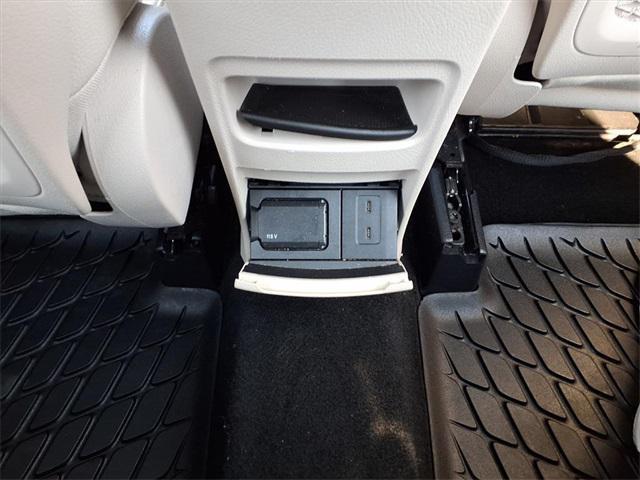 used 2021 Mercedes-Benz GLB 250 car, priced at $25,879