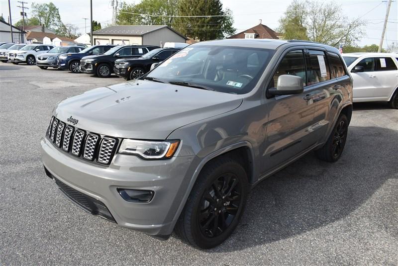 used 2022 Jeep Grand Cherokee car, priced at $30,995