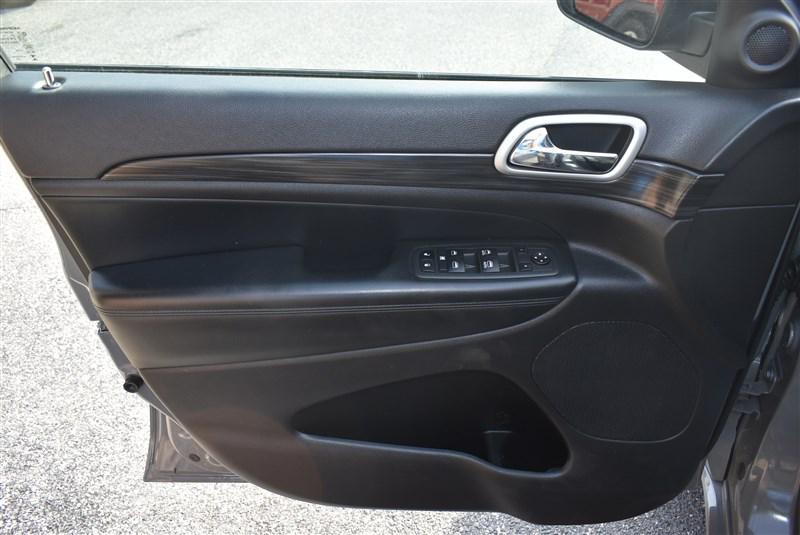 used 2022 Jeep Grand Cherokee car, priced at $30,995