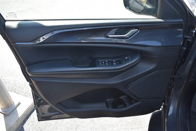 used 2023 Jeep Grand Cherokee L car, priced at $33,995