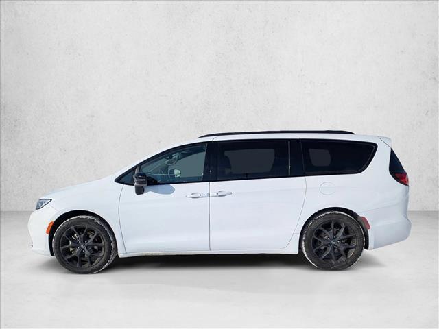 used 2025 Chrysler Pacifica car, priced at $33,900