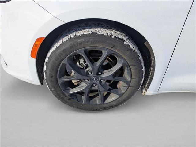 used 2025 Chrysler Pacifica car, priced at $33,900