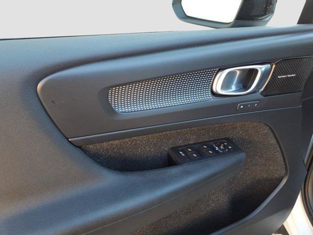 used 2019 Volvo XC40 car, priced at $15,500