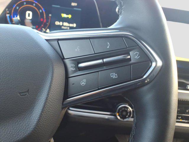 used 2025 Chevrolet Equinox car, priced at $29,532