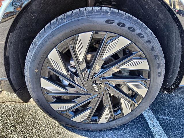 used 2025 Lincoln Nautilus car, priced at $57,888