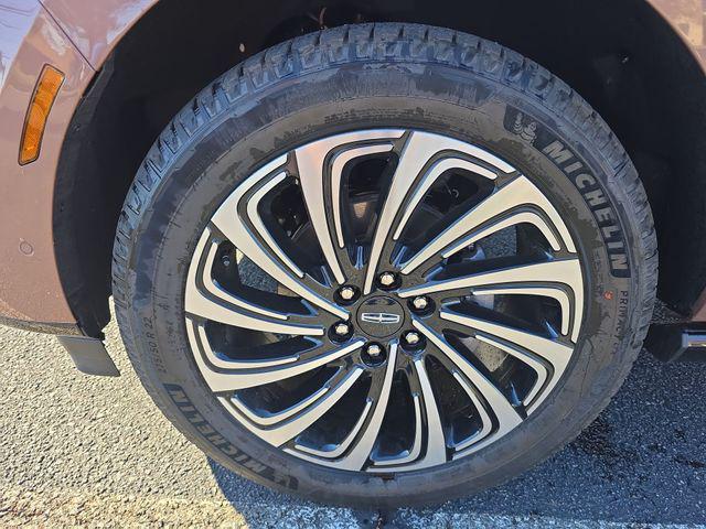 new 2025 Lincoln Navigator car, priced at $110,499