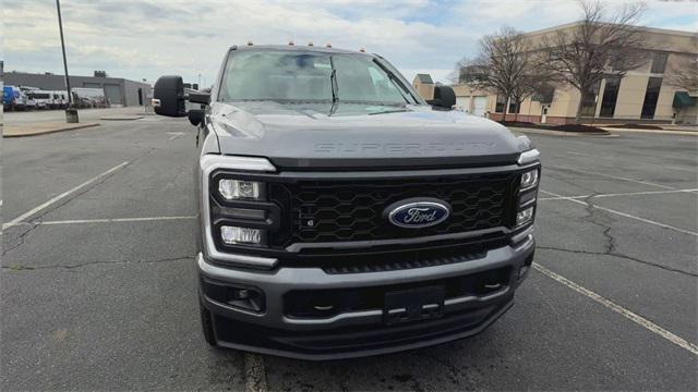 new 2025 Ford F-250 car, priced at $63,888