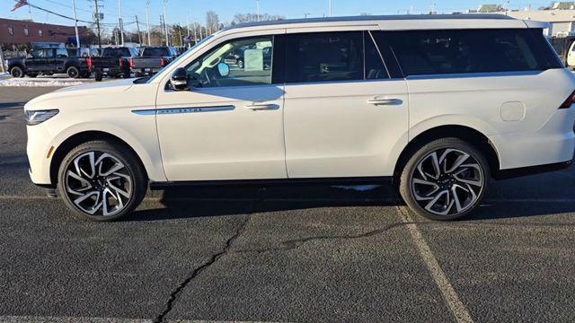 new 2026 Lincoln Navigator car, priced at $109,335