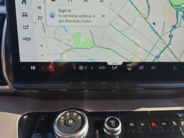 new 2025 Ford Expedition car, priced at $70,999