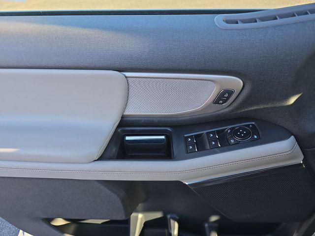 new 2025 Ford Expedition car, priced at $70,999