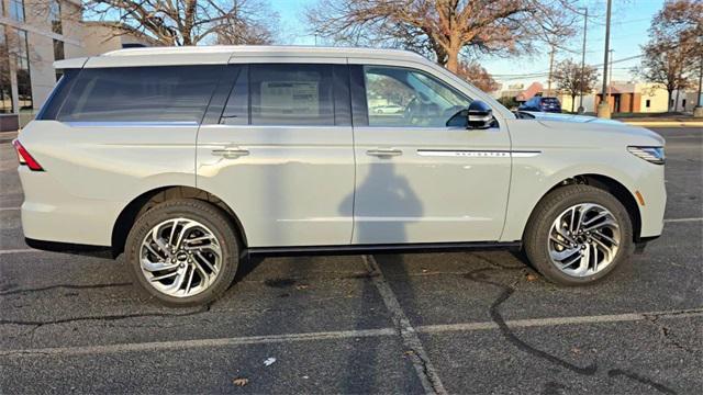 new 2025 Lincoln Navigator car, priced at $97,995