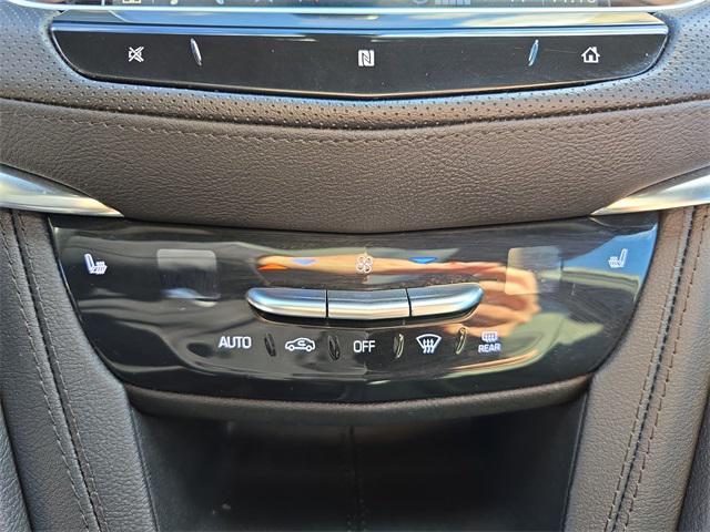 used 2021 Cadillac XT5 car, priced at $30,988