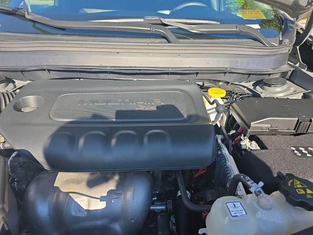 used 2023 Jeep Cherokee car, priced at $18,971