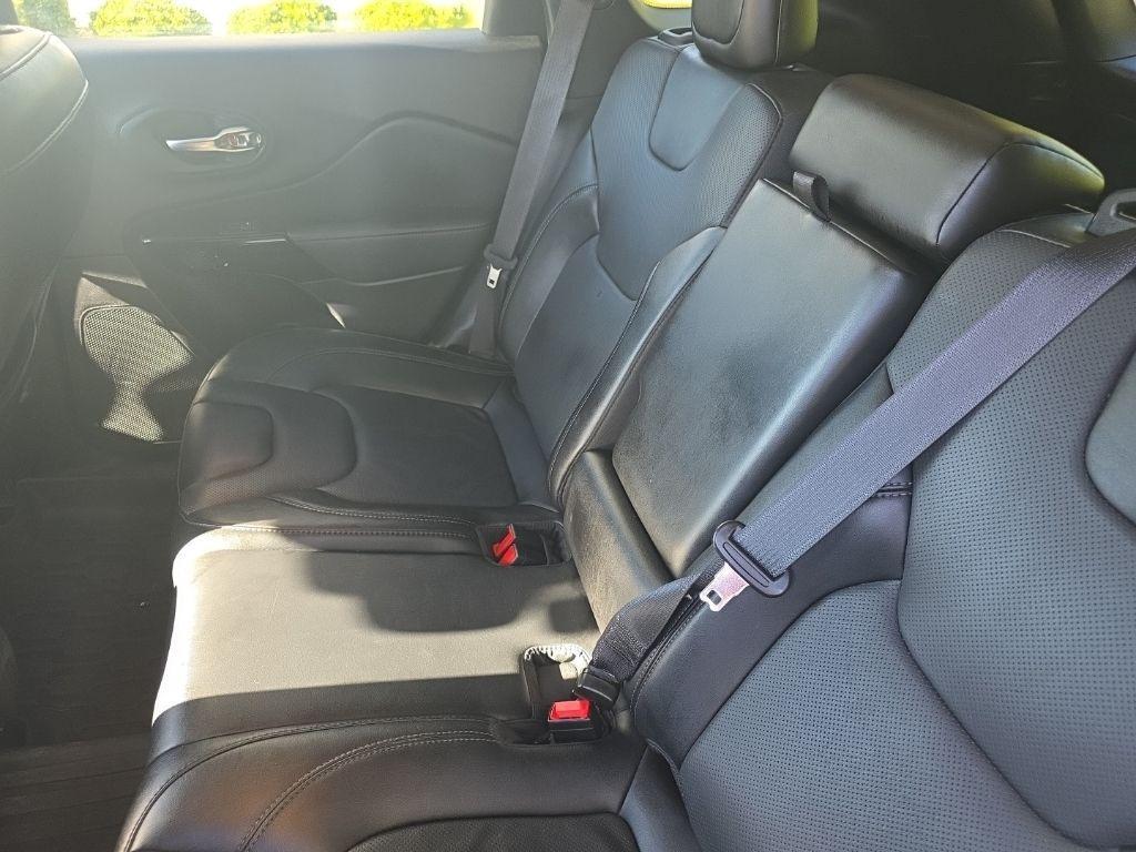 used 2023 Jeep Cherokee car, priced at $18,971