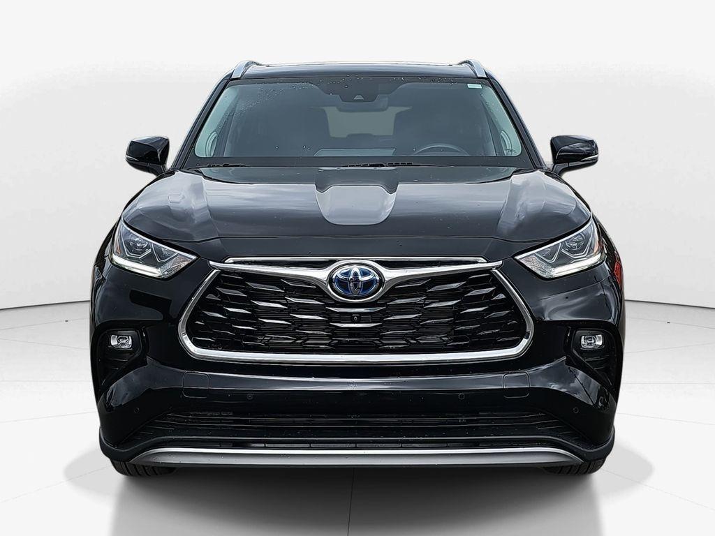 used 2024 Toyota Highlander Hybrid car, priced at $51,200