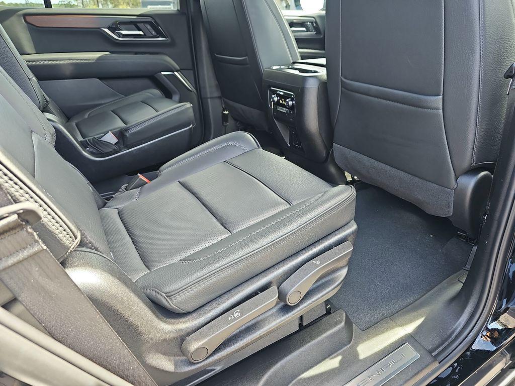 used 2025 GMC Yukon car, priced at $68,300