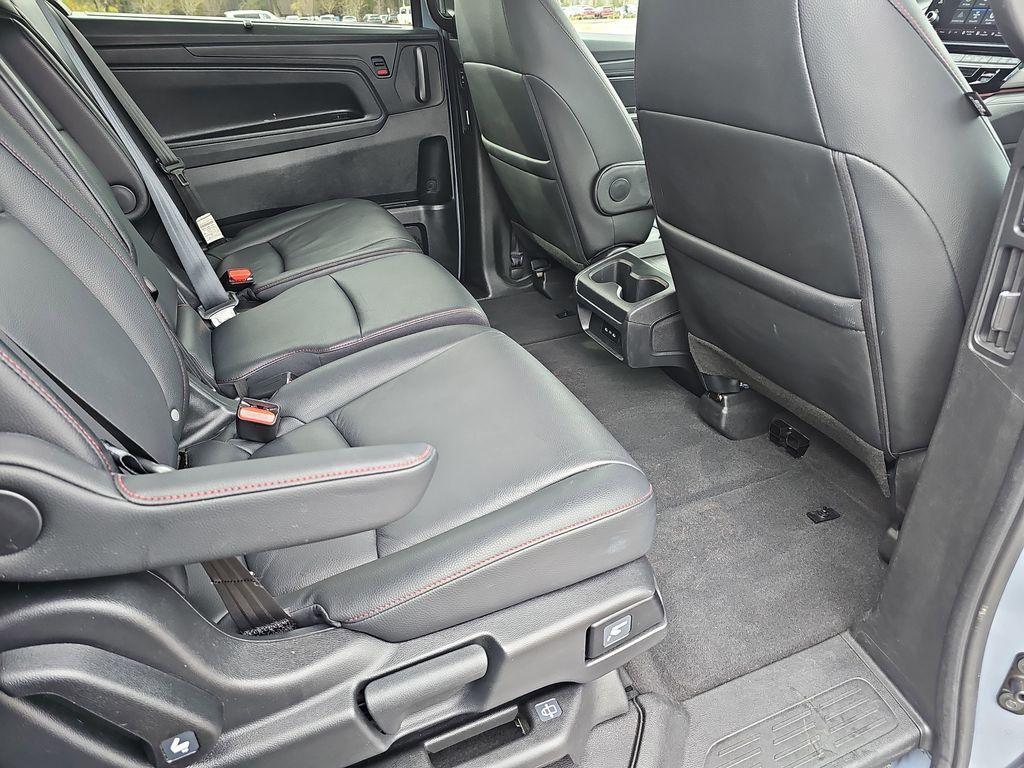 used 2025 Honda Odyssey car, priced at $38,000