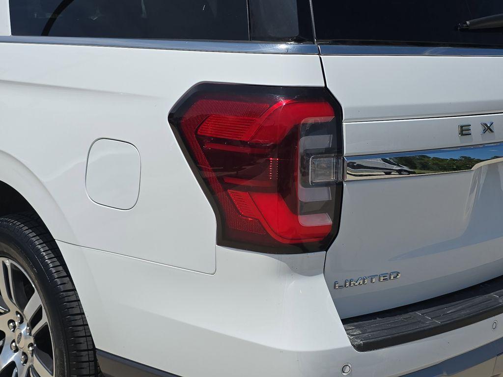 2023 Oxford White Ford Expedition Max