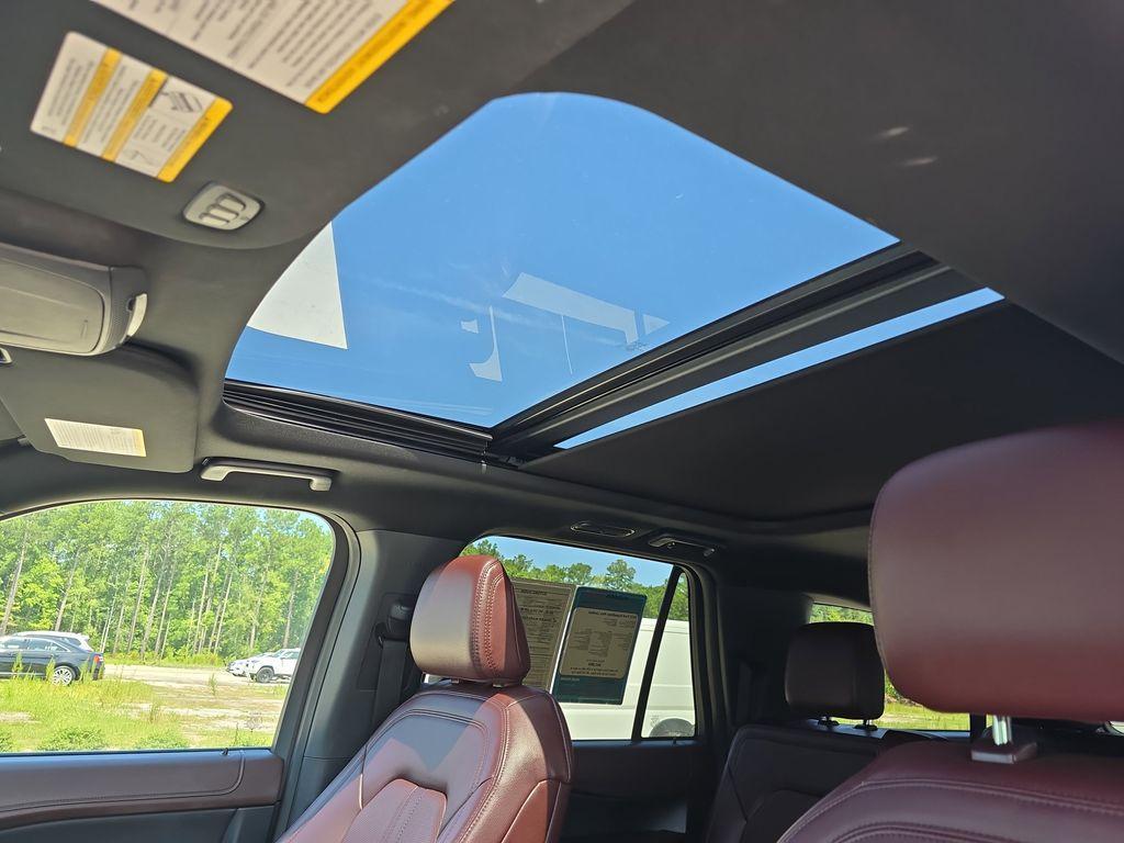 2023 Oxford White Ford Expedition Max