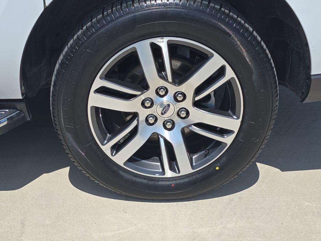 2023 Oxford White Ford Expedition Max