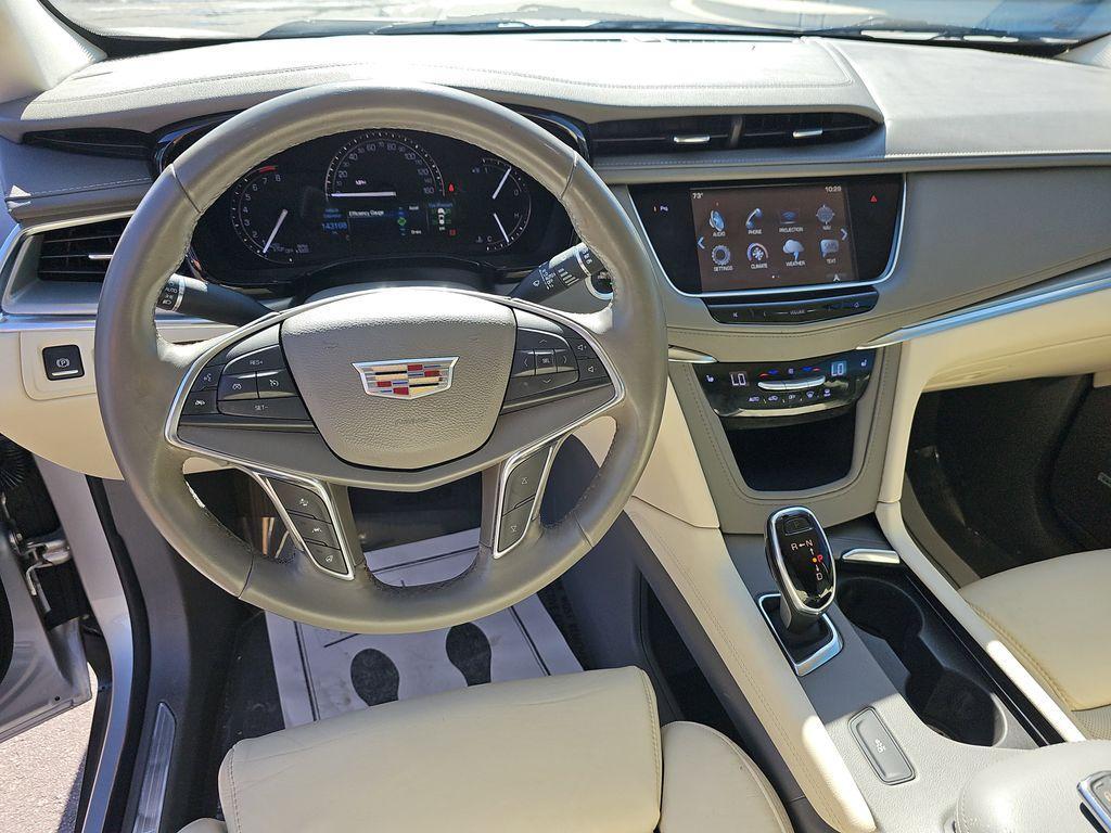 used 2017 Cadillac XT5 car, priced at $10,500