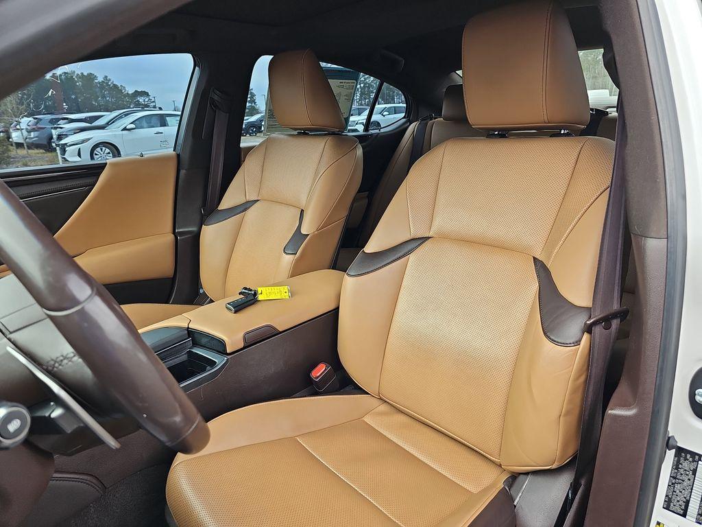 used 2020 Lexus ES 300h car, priced at $18,900