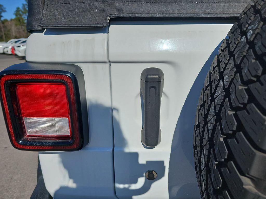 used 2018 Jeep Wrangler Unlimited car, priced at $18,400