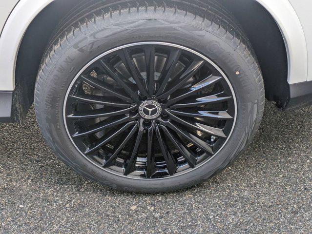 new 2025 Mercedes-Benz GLC 300 car, priced at $68,420