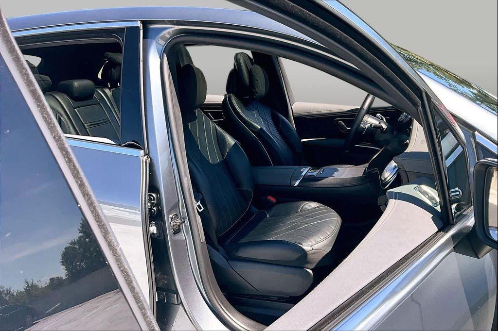 Mercedes-Benz EQS view 8