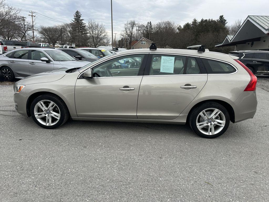 used 2015 Volvo V60 car, priced at $7,885