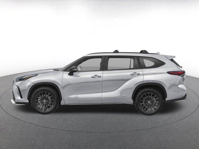 used 2025 Toyota Highlander car, priced at $44,137