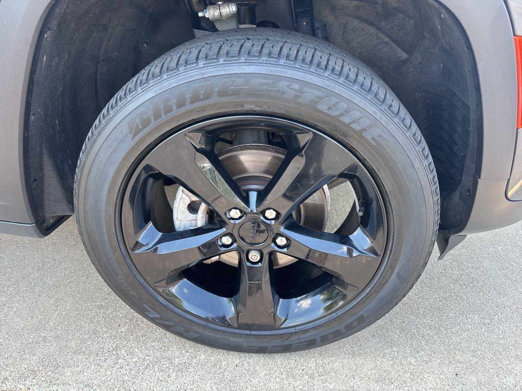 used 2022 Jeep Grand Cherokee car, priced at $28,566