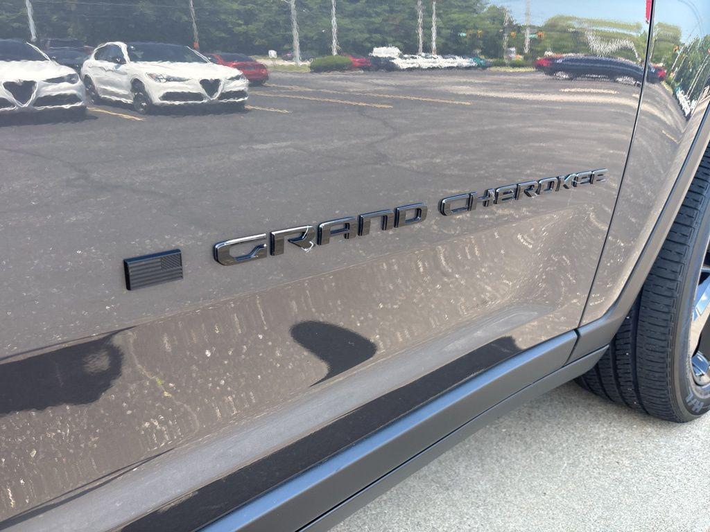 used 2022 Jeep Grand Cherokee car, priced at $28,566