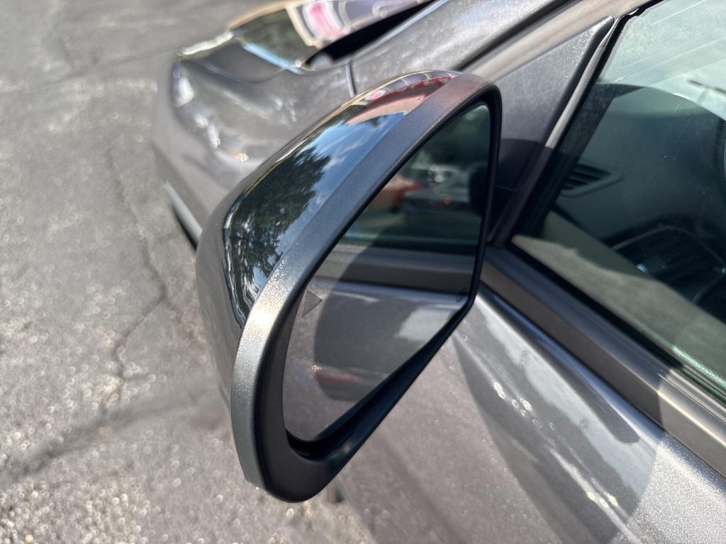 used 2023 Jeep Cherokee car, priced at $22,999