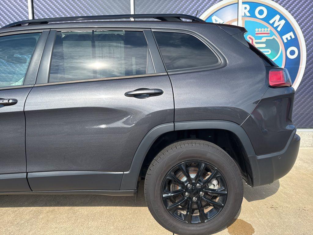 used 2023 Jeep Cherokee car, priced at $21,997