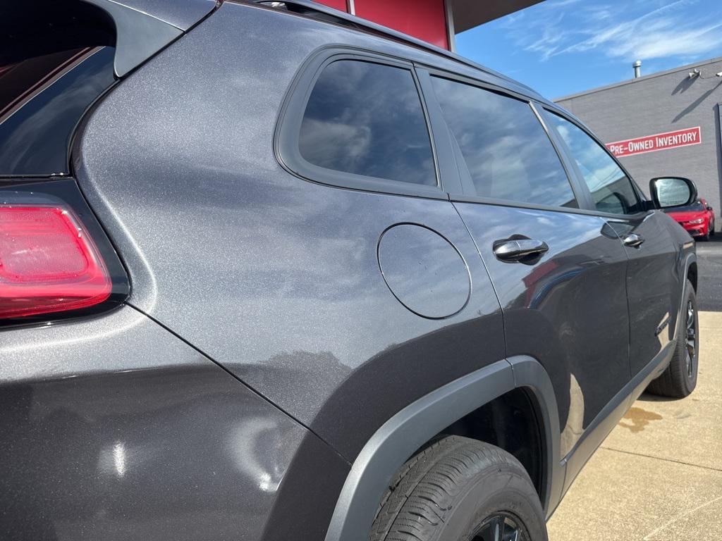 used 2023 Jeep Cherokee car, priced at $22,999