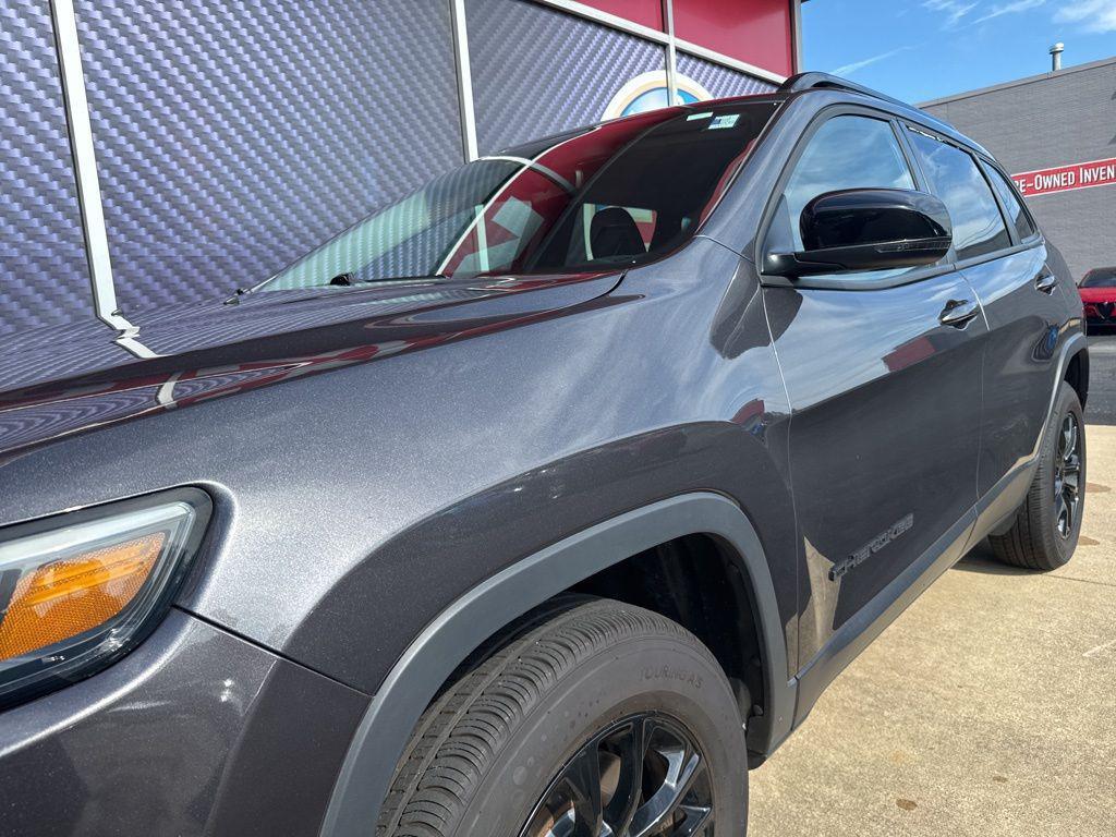 used 2023 Jeep Cherokee car, priced at $21,997