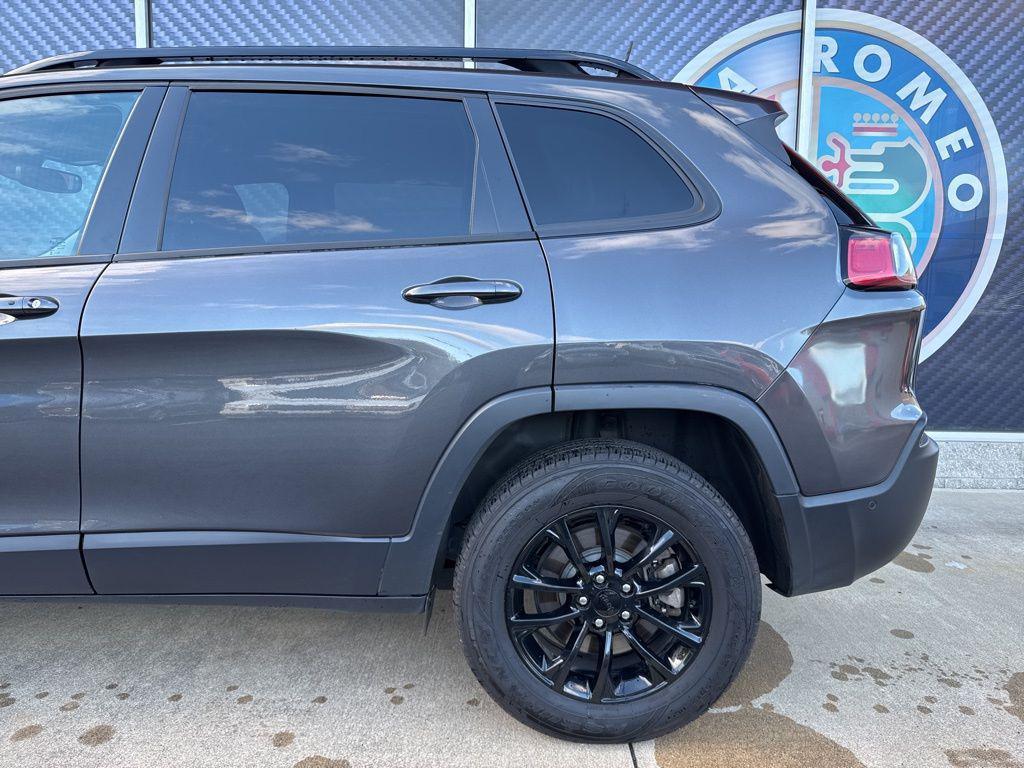 used 2023 Jeep Cherokee car, priced at $22,995