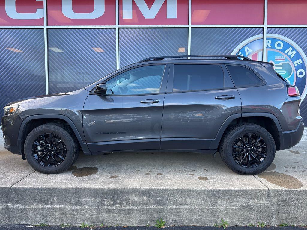 used 2023 Jeep Cherokee car, priced at $22,995