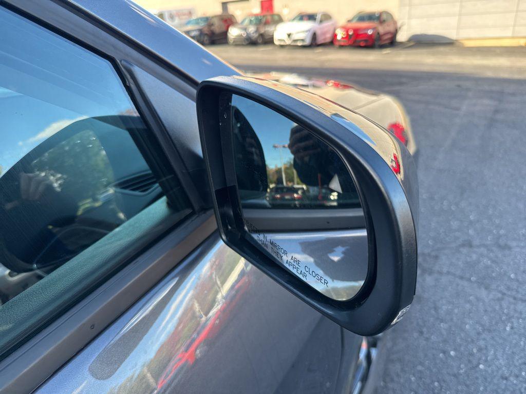 used 2023 Jeep Cherokee car, priced at $22,995