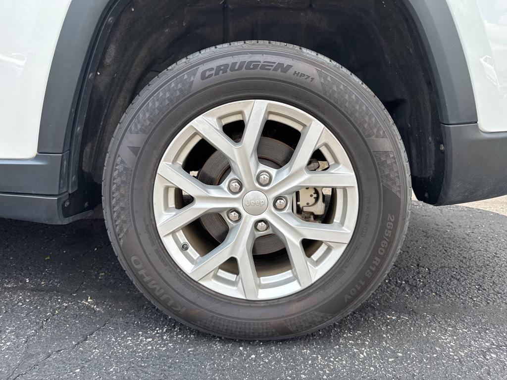 used 2023 Jeep Grand Cherokee car, priced at $27,574