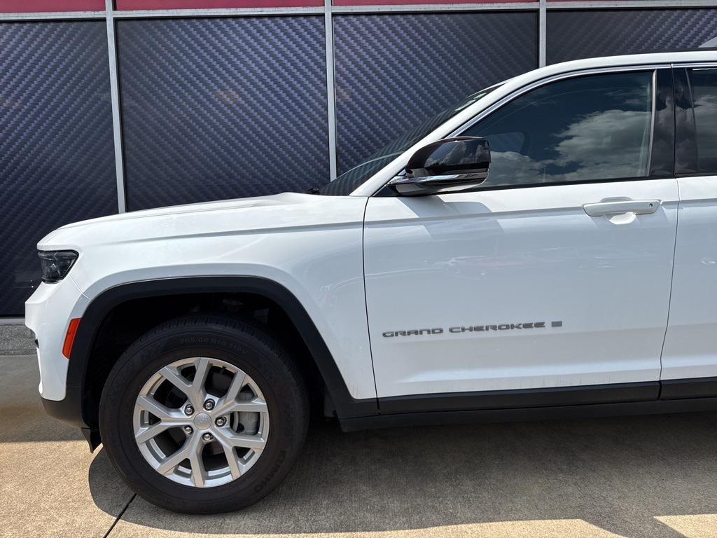 used 2023 Jeep Grand Cherokee car, priced at $27,574