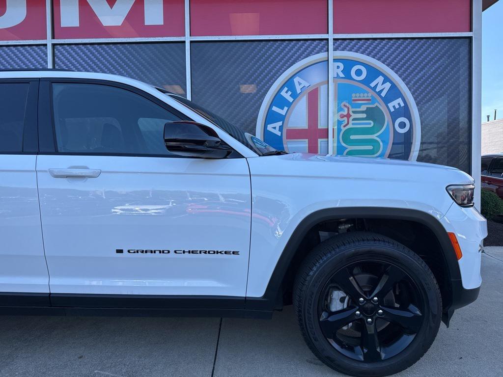 used 2024 Jeep Grand Cherokee car, priced at $33,894
